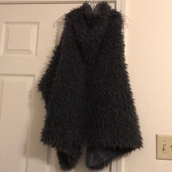 ‼️LAST DAY‼️ EUC~ Ellie ❤️ Kate Faux Fur Vest - Picture 4 of 7